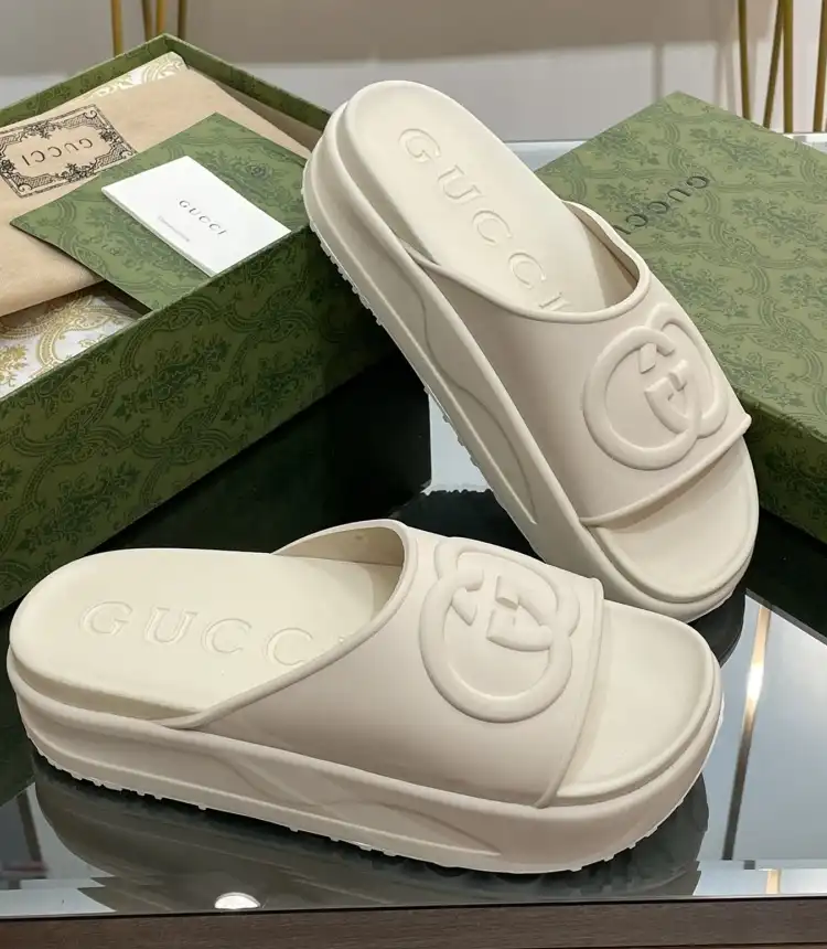 hype Gucci Slippers