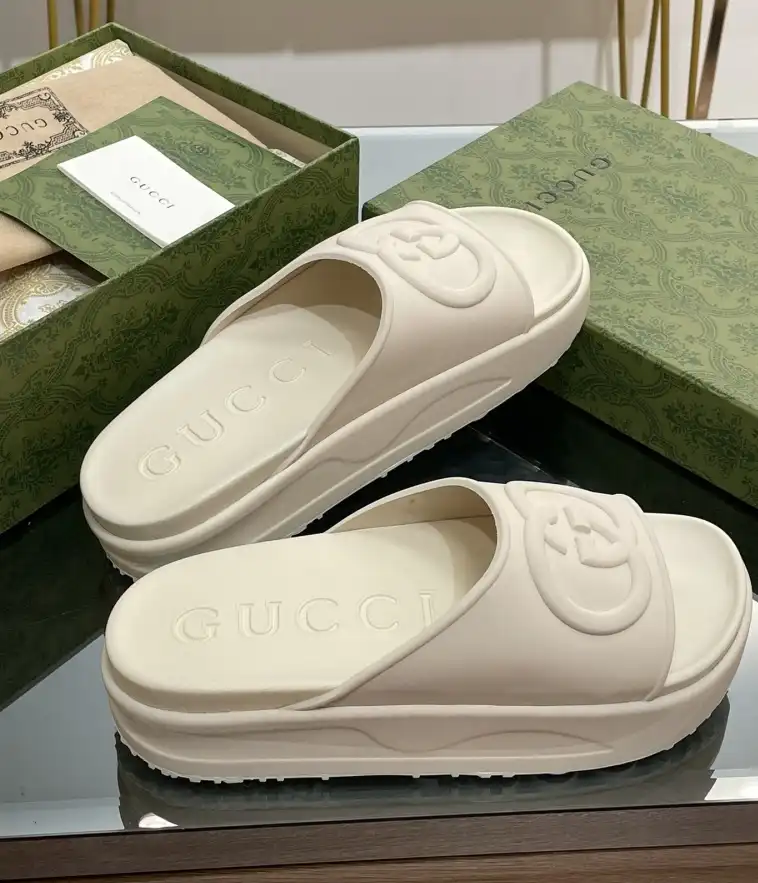 hype Gucci Slippers