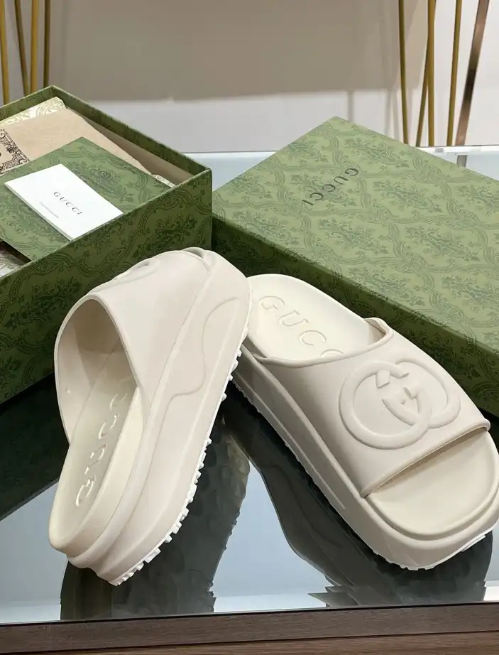 hype Gucci Slippers