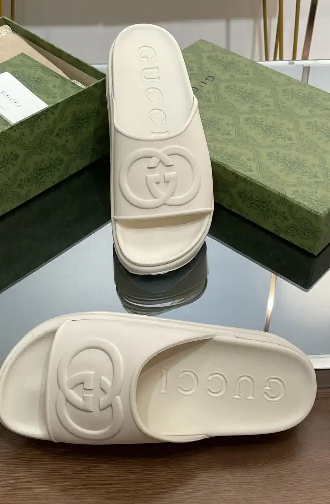 hype Gucci Slippers