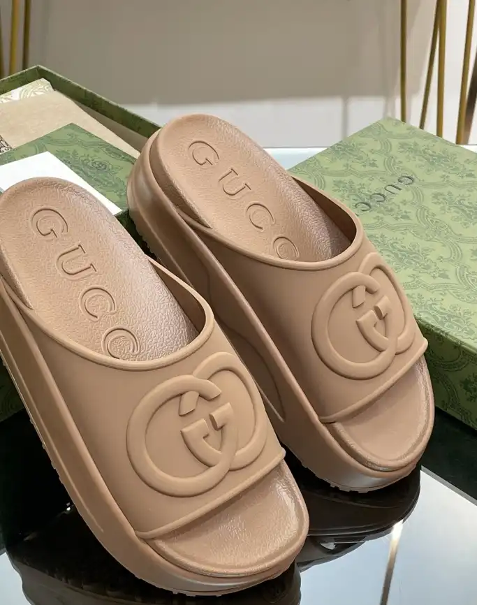 hype Gucci Slippers