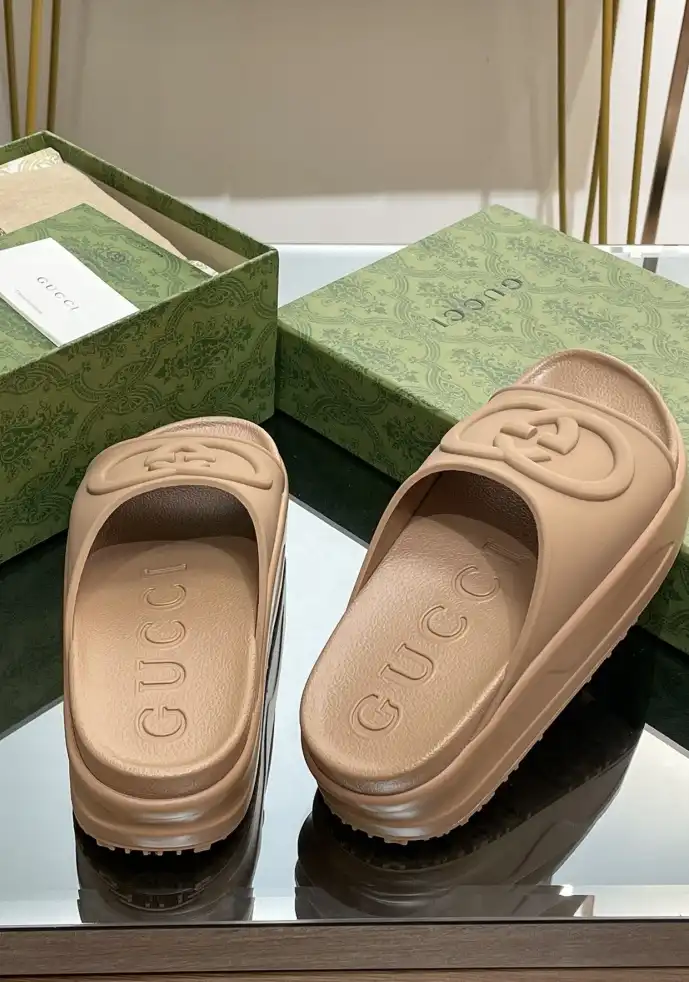 hype Gucci Slippers