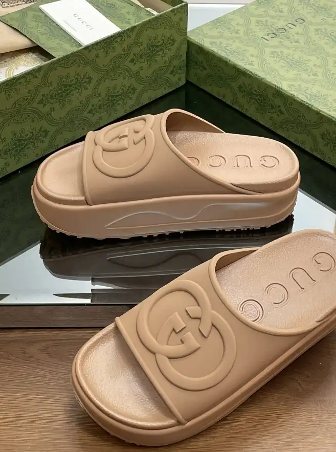 hype Gucci Slippers