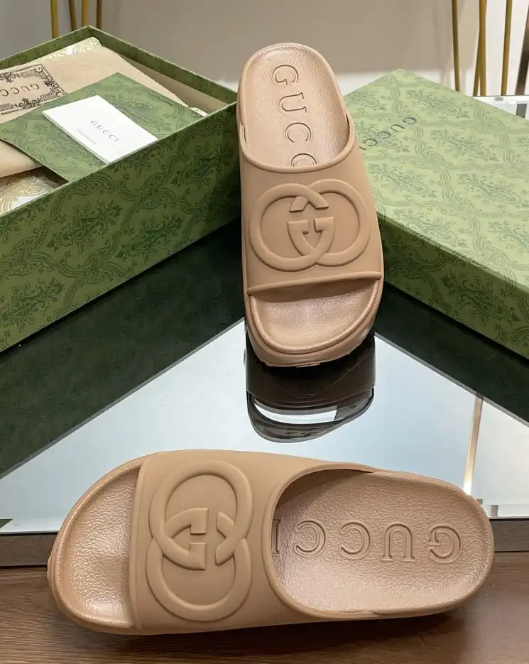 hype Gucci Slippers