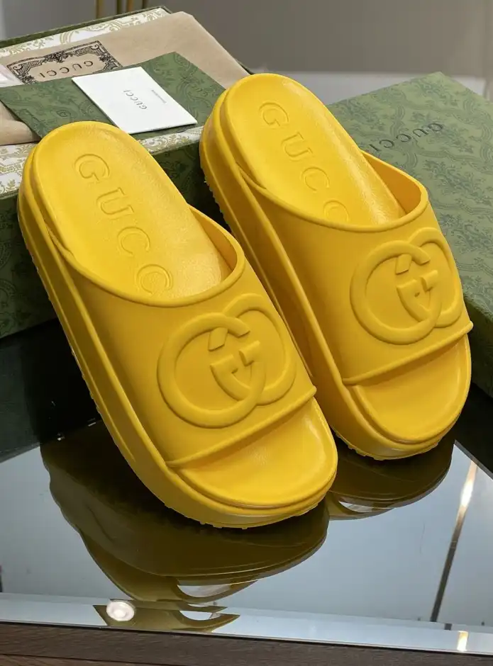 hype Gucci Slippers