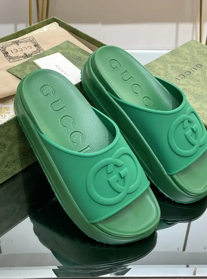 hype Gucci Slippers