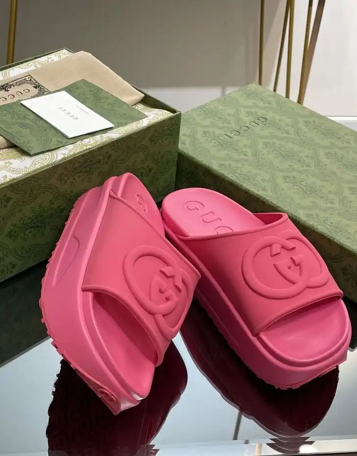 hype Gucci Slippers