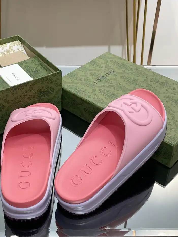 hype Gucci Slippers