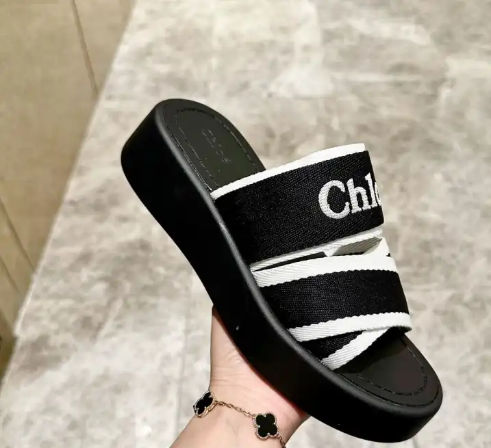 hype Chloe Slippers