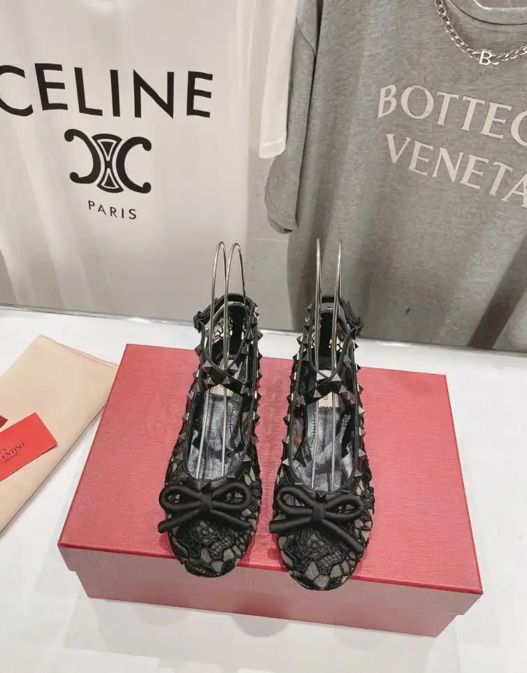 hype Valentino flat shoes