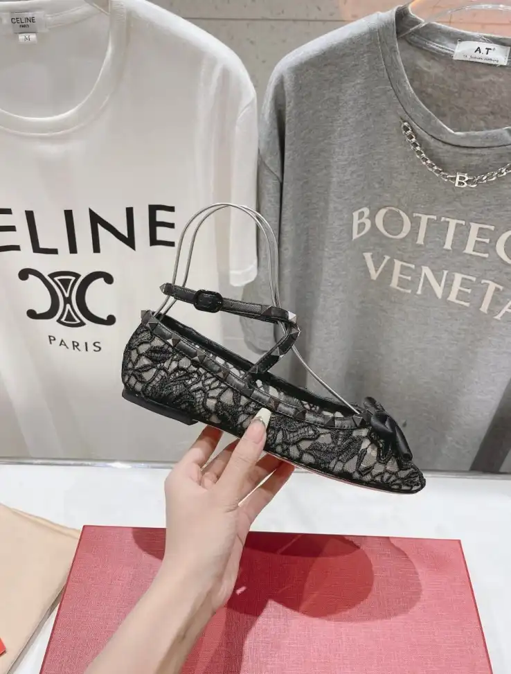 hype Valentino flat shoes