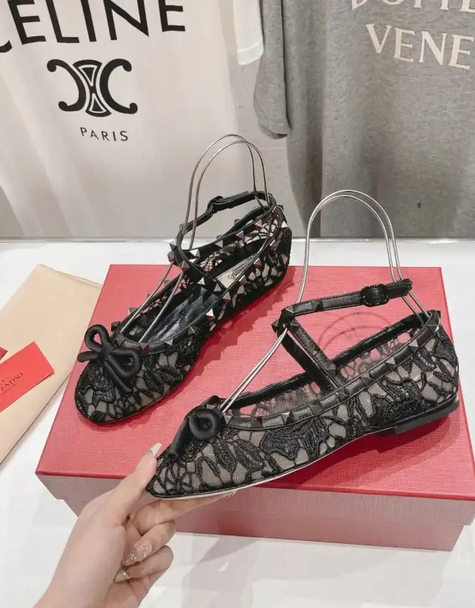 hype Valentino flat shoes