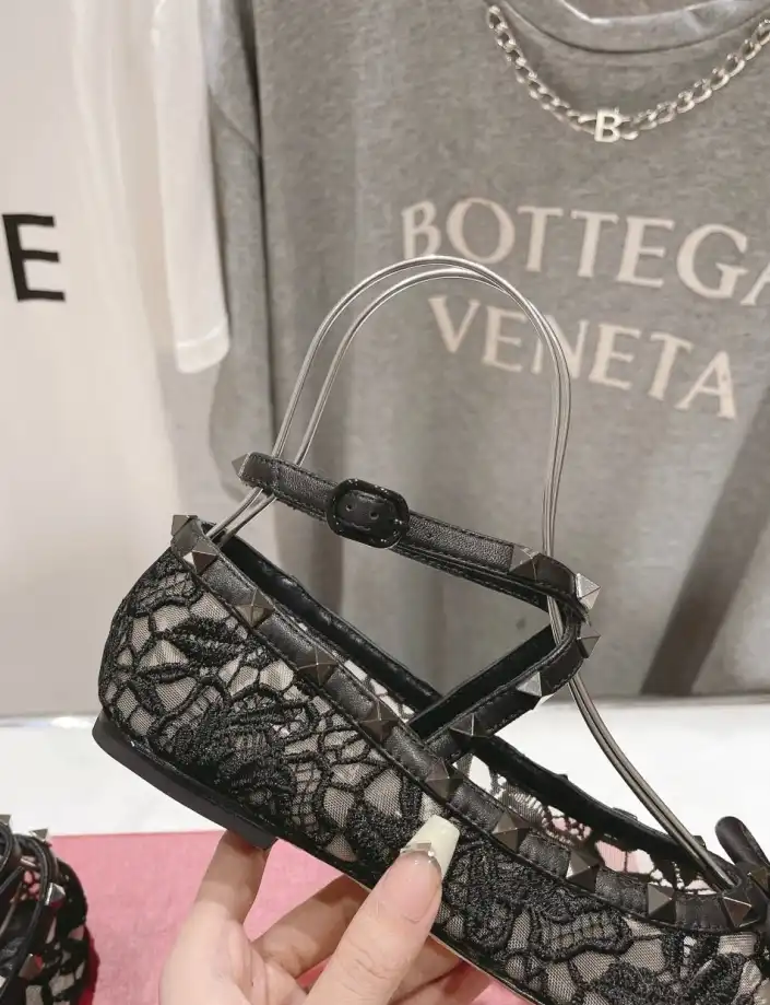 hype Valentino flat shoes