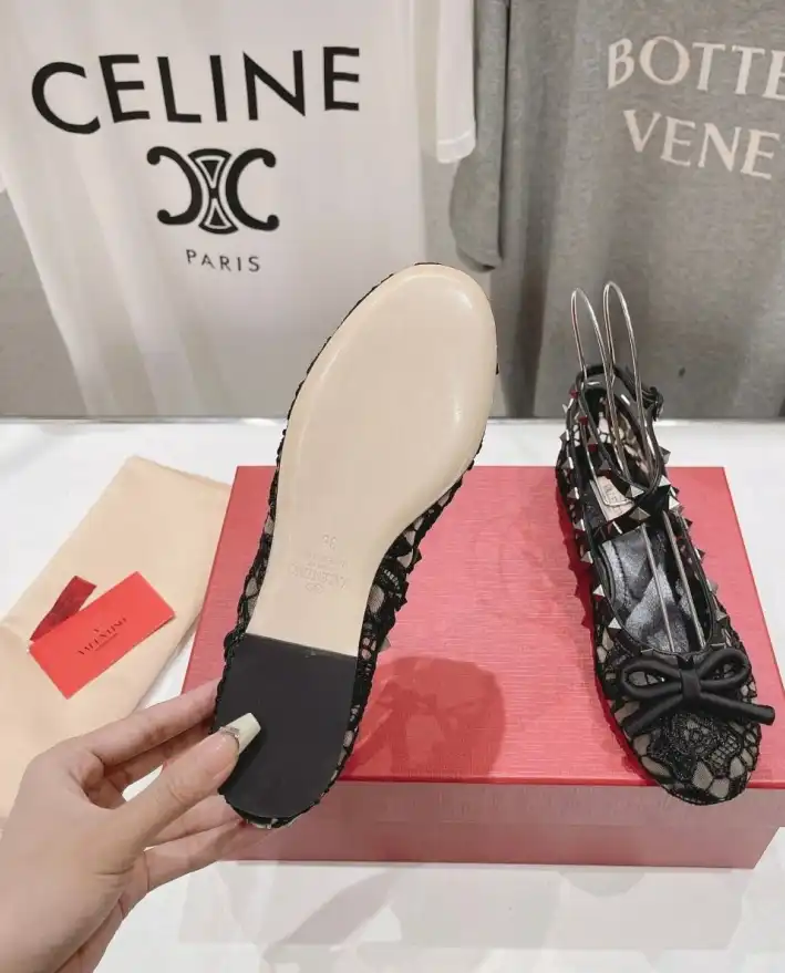 hype Valentino flat shoes