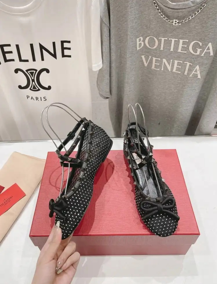 hype Valentino flat shoes