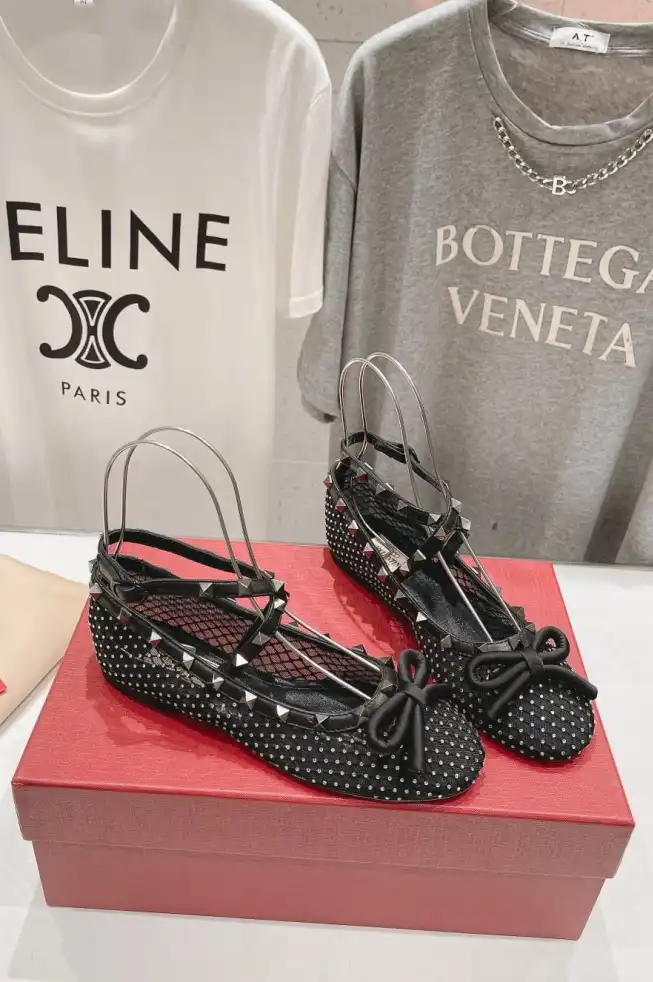 hype Valentino flat shoes