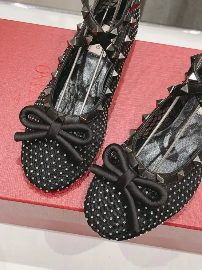 hype Valentino flat shoes