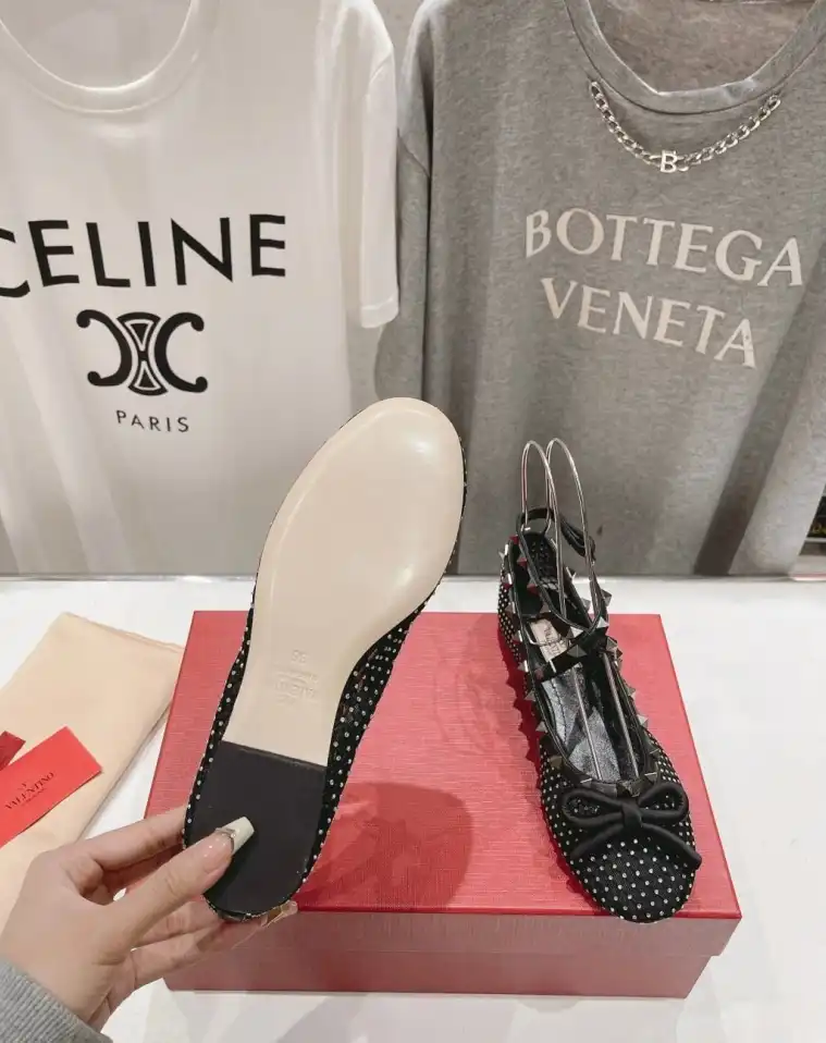 hype Valentino flat shoes