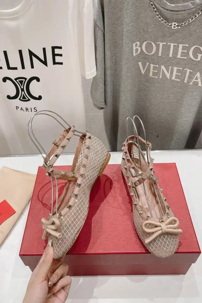 hype Valentino flat shoes