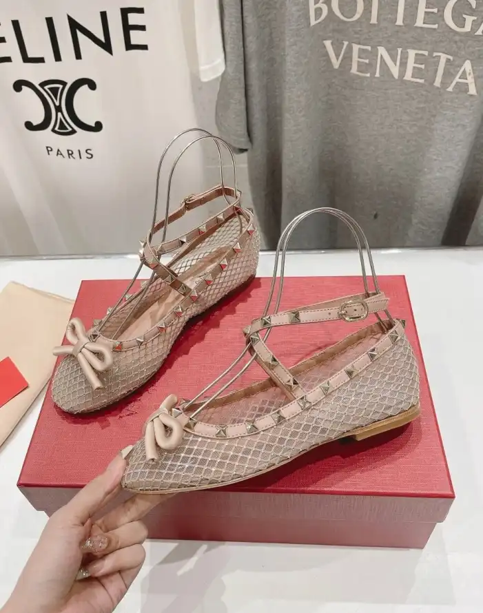 hype Valentino flat shoes