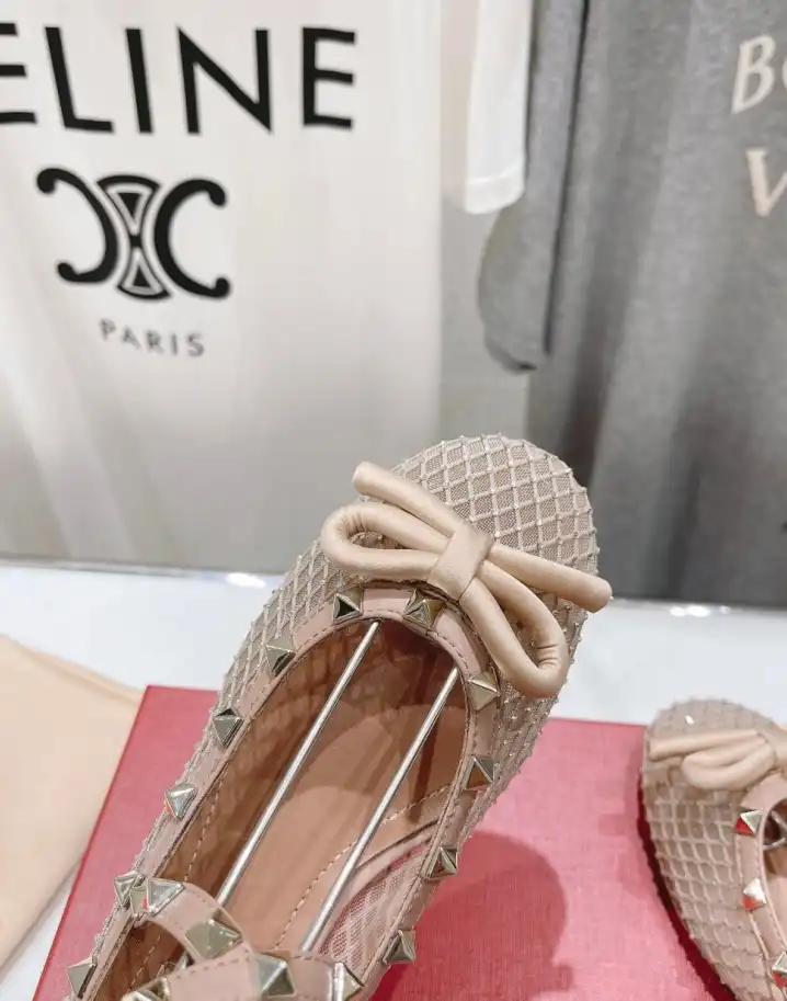 hype Valentino flat shoes