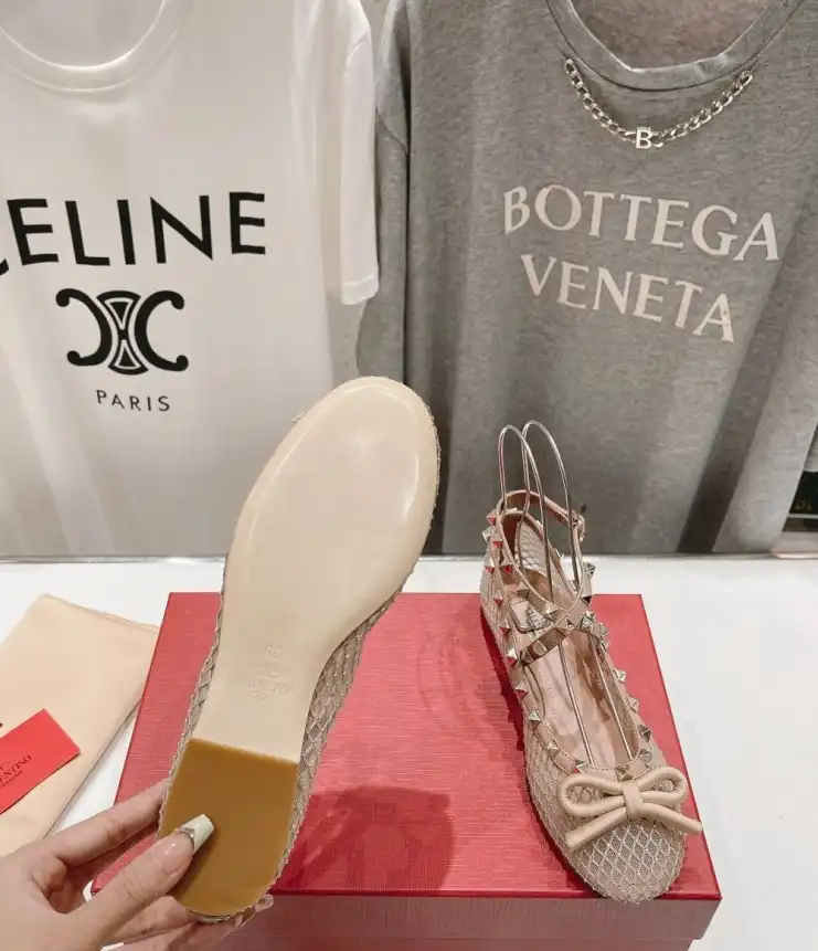 hype Valentino flat shoes