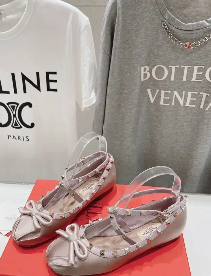 hype Valentino flat shoes