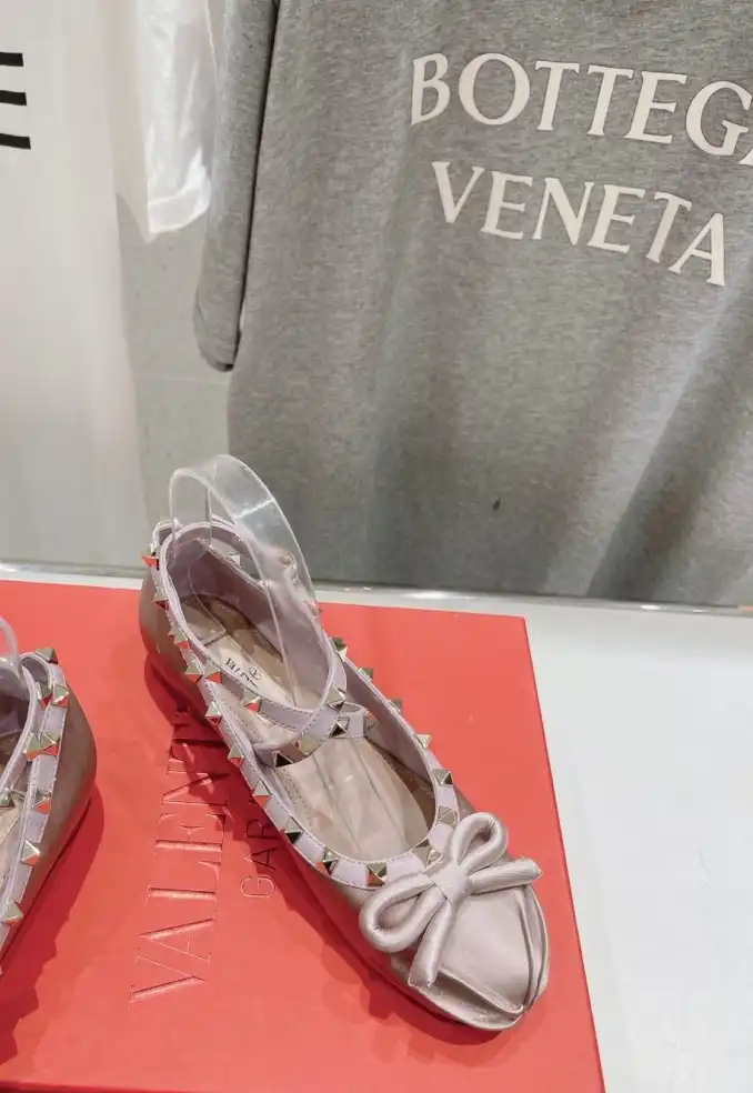 hype Valentino flat shoes