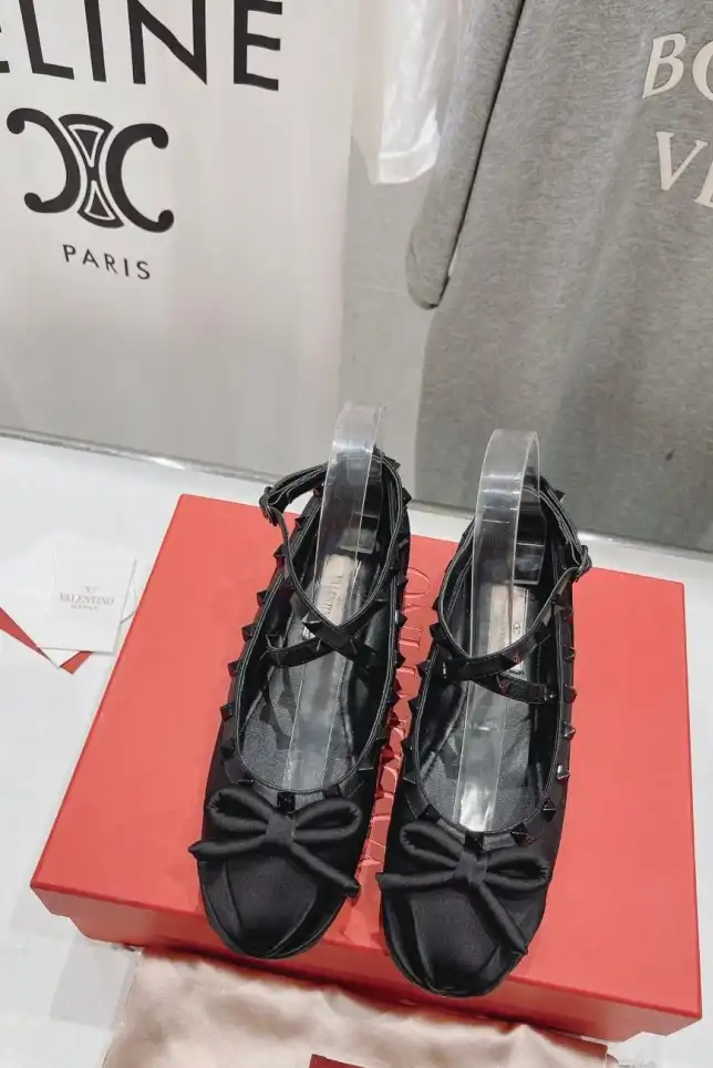 hype Valentino flat shoes