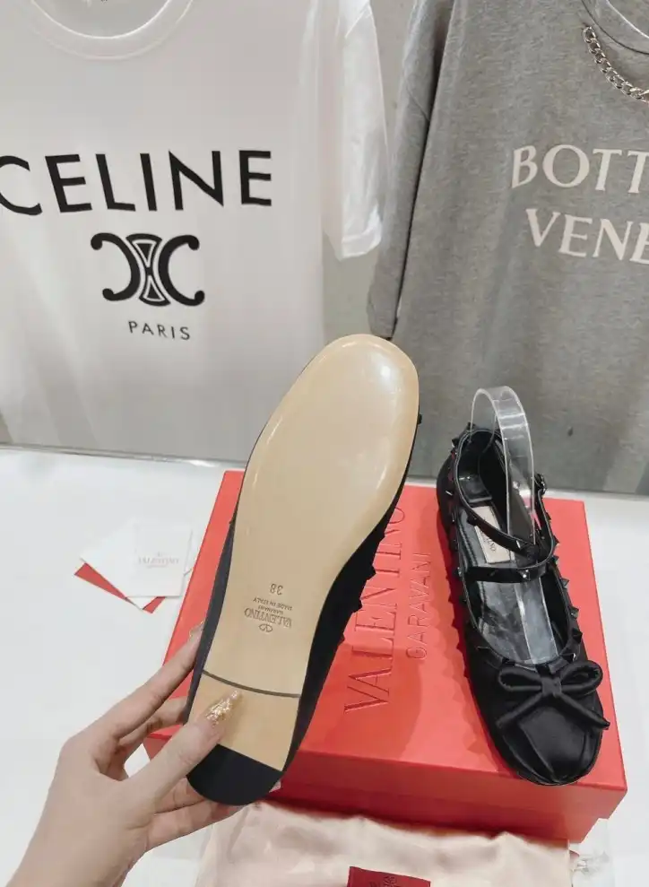 hype Valentino flat shoes