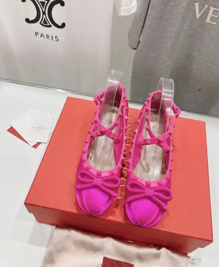 hype Valentino flat shoes