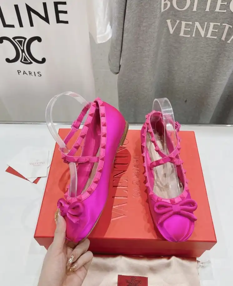 hype Valentino flat shoes