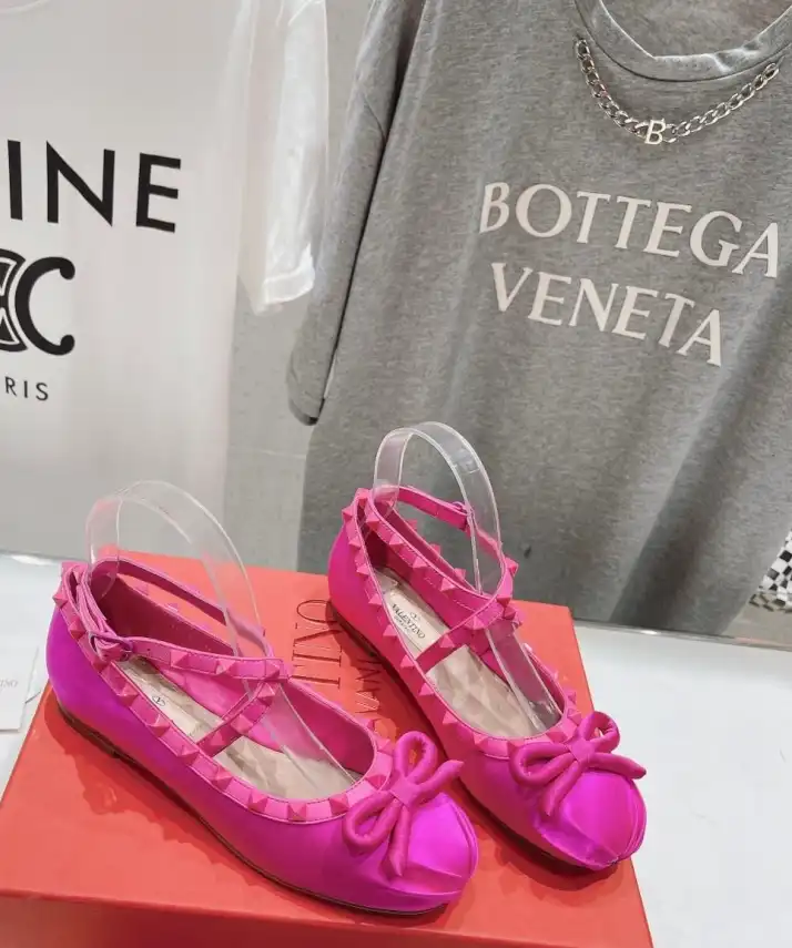 hype Valentino flat shoes