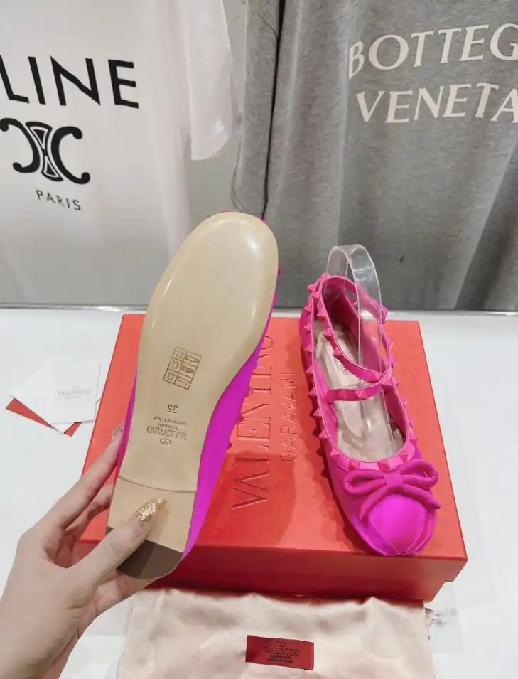 hype Valentino flat shoes