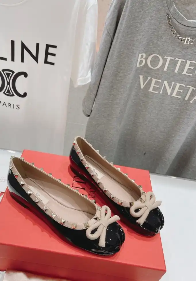 hype Valentino flat shoes