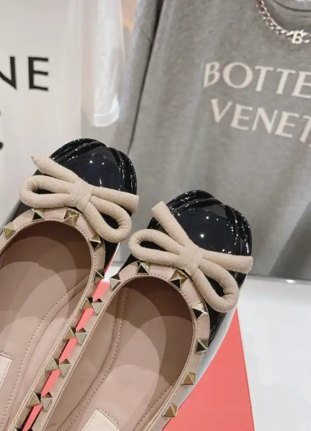 hype Valentino flat shoes