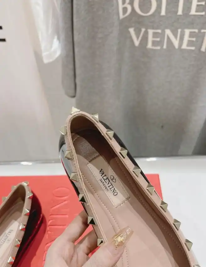 hype Valentino flat shoes