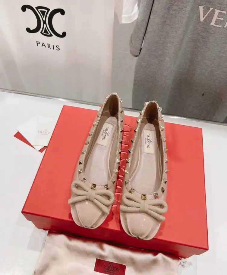 hype Valentino flat shoes