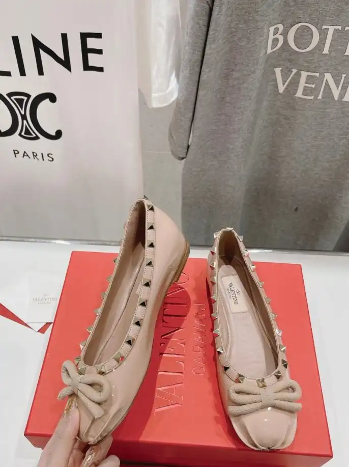 hype Valentino flat shoes