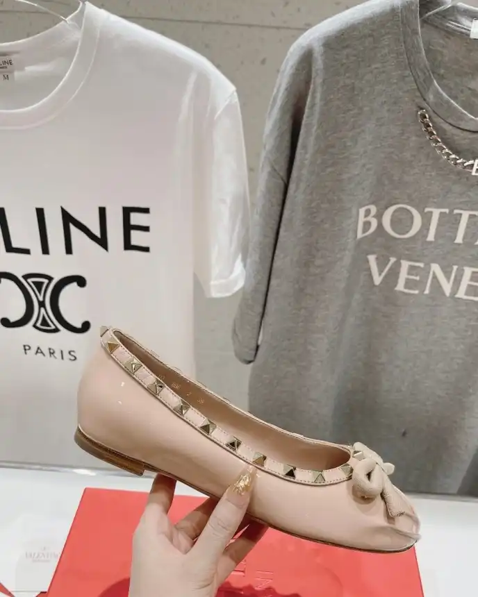 hype Valentino flat shoes