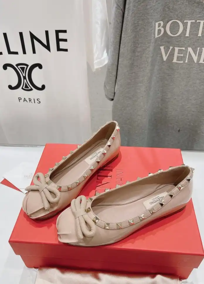 hype Valentino flat shoes