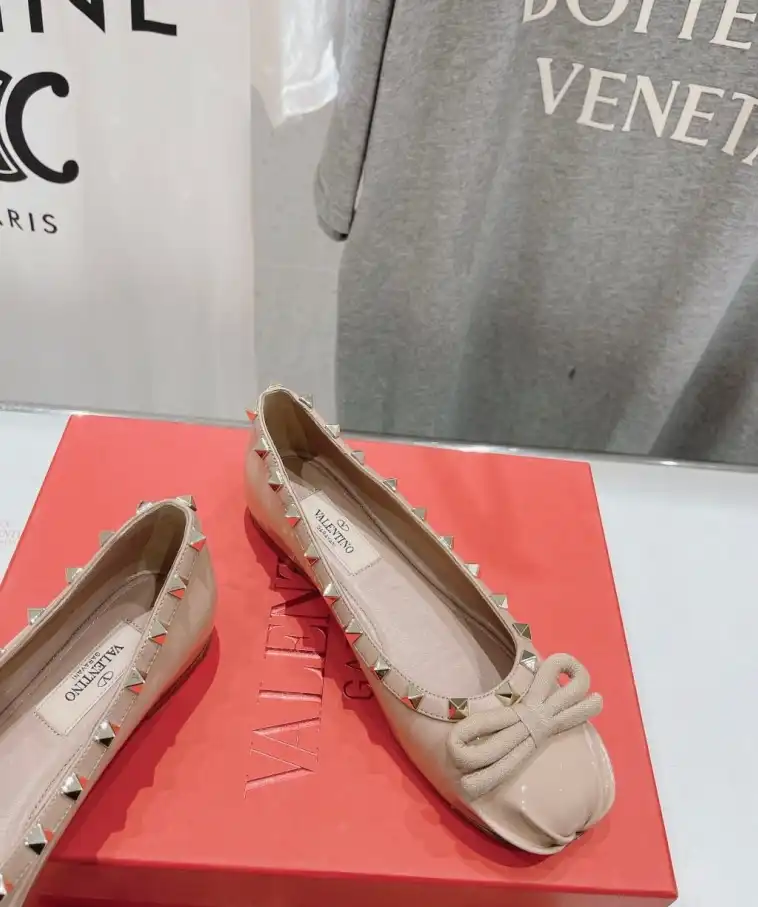 hype Valentino flat shoes