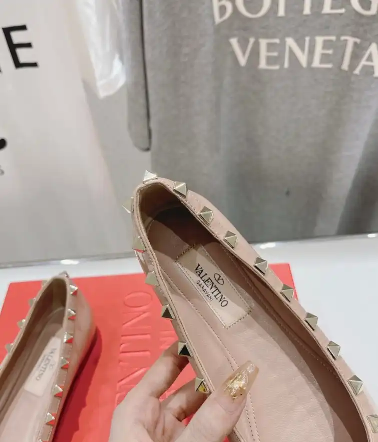 hype Valentino flat shoes