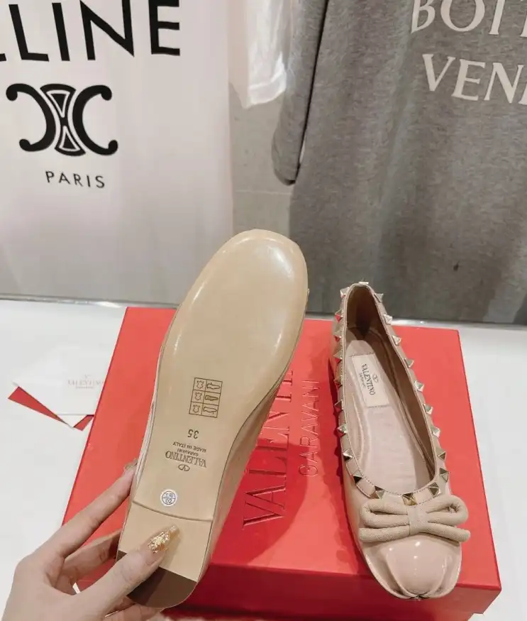 hype Valentino flat shoes