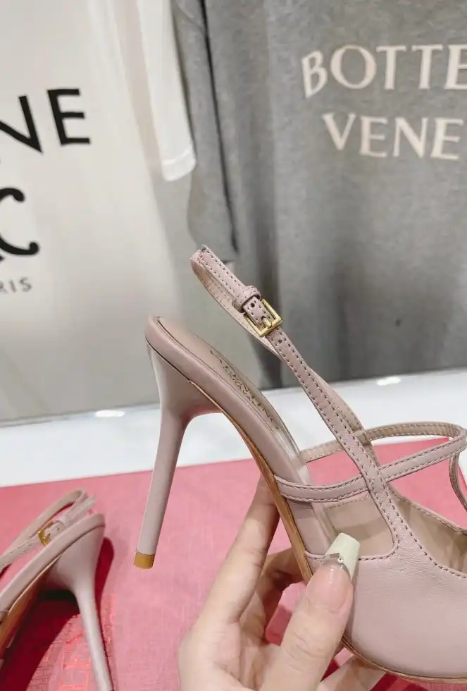 hype Valentino High Heels