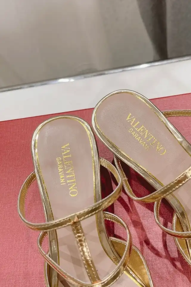 hype Valentino High Heels