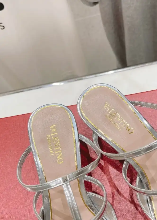 hype Valentino High Heels