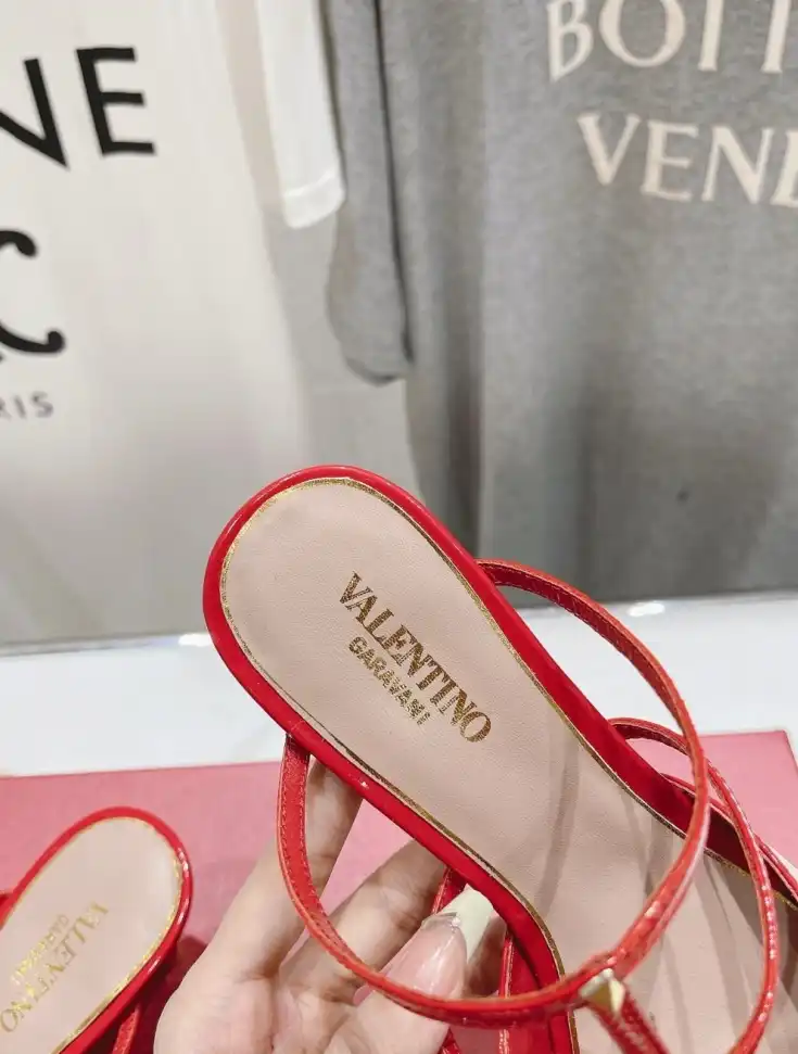 hype Valentino High Heels