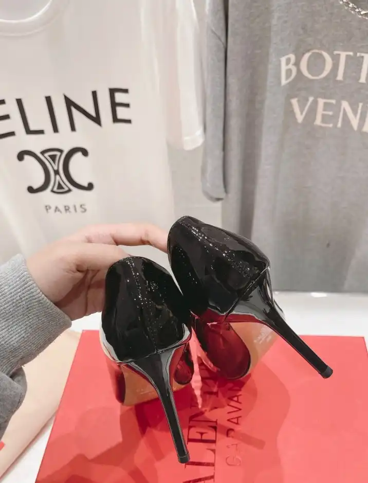 hype Valentino High Heels