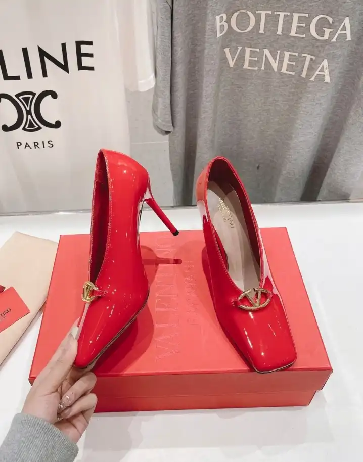 hype Valentino High Heels